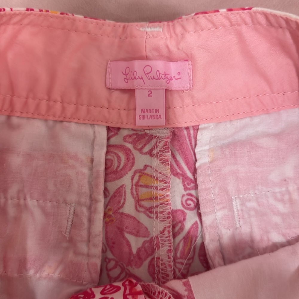 Adorable Lilly Pulitzer Callahan shorts - Picture 2 of 3